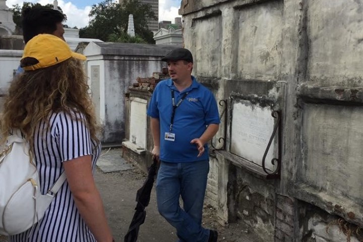 A cemetery tour